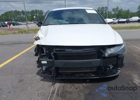 2021 Hyundai Elantra Sel z USA, uszkodzony, nr VIN 5NPLM4AG4MH035475